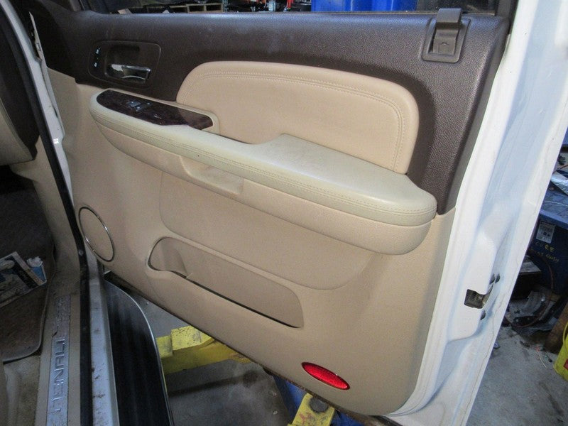 07-09 Yukon Tahoe Right RH Passenger Side Front Door Trim Panel Light 