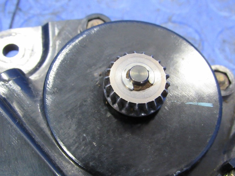 04-09 Hummer H2 Sunroof Moonroof Sun Moon Roof Motor Actuator 15781626