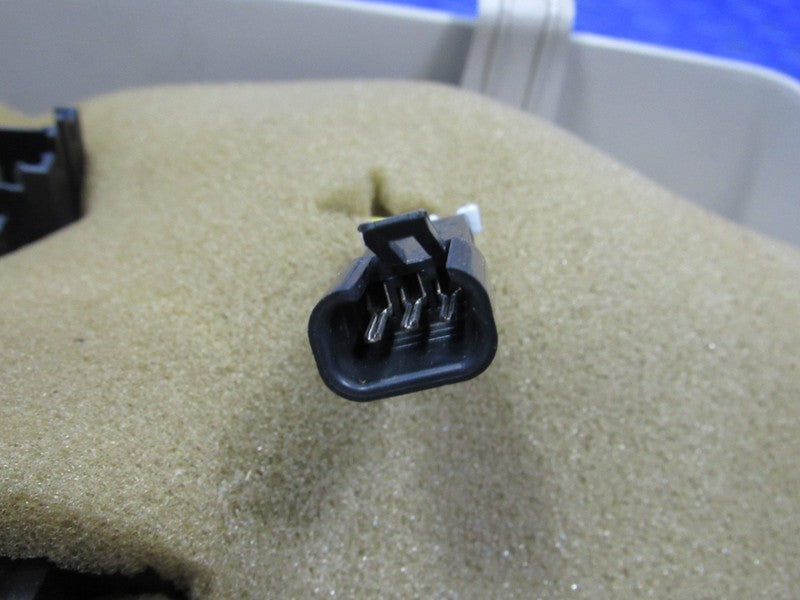 03-07 Hummer H2 Front Overhead Roof Console Dome Light Bezel Home Link