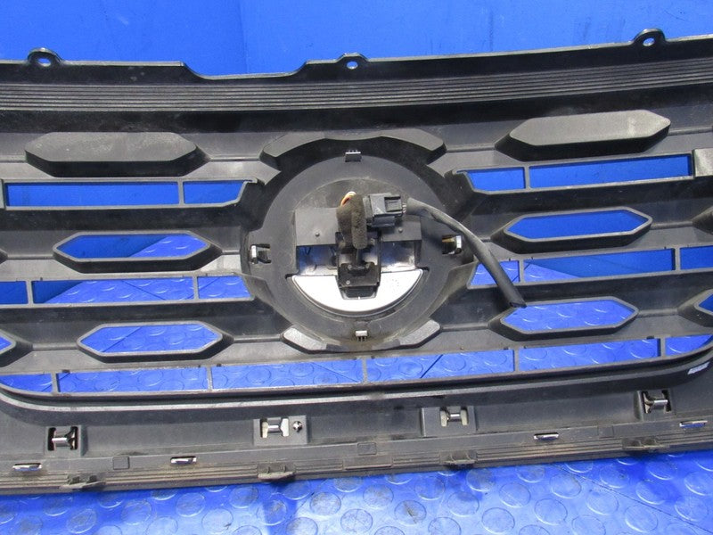 17-20 Nissan Pathfinder Front Upper Bumper Radiator Grille W/ Camera O