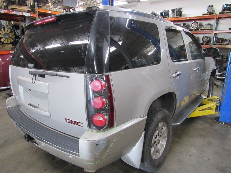 07-08 Silverado Tahoe Yukon Right RH Passenger Front Door Trim Panel C