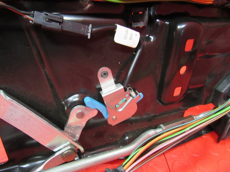 08-10 Sebring Front Convertible Top Roof Locking Latch Motor Header As
