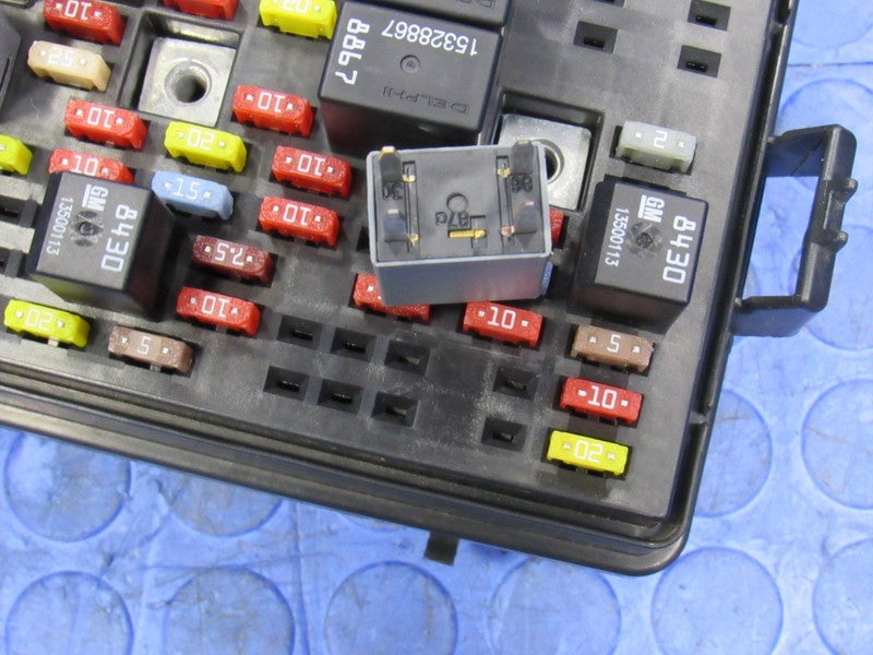 08-11 Cadillac DTS Buick Lucerne Cabin Under-Seat Fuse Relay Box 13599