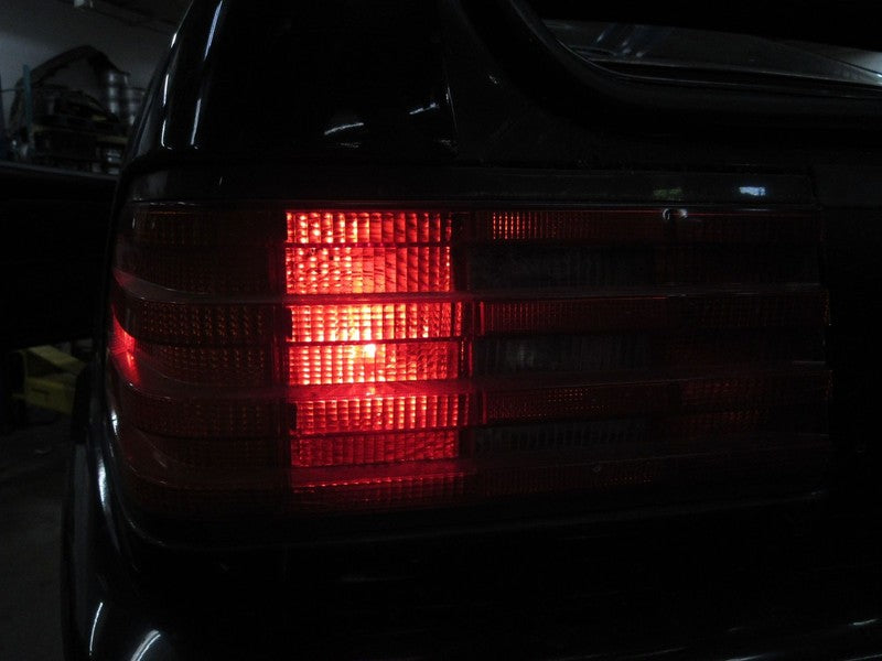 94-95 Mercedes SL320 500 600 R129 Left LH Driver Side Taillight Tail L