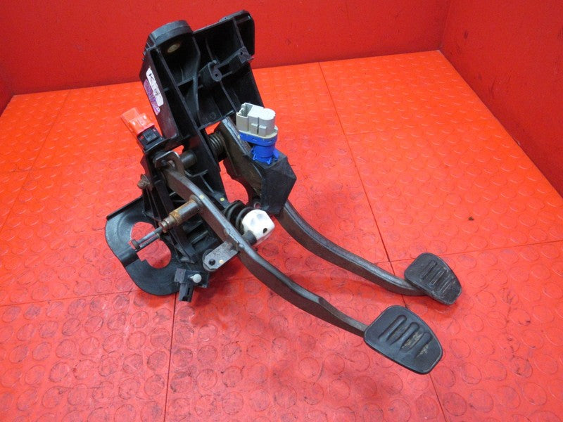 11-14 Ford Mustang MT Manual Brake Clutch Master Pedal Manual Assembly