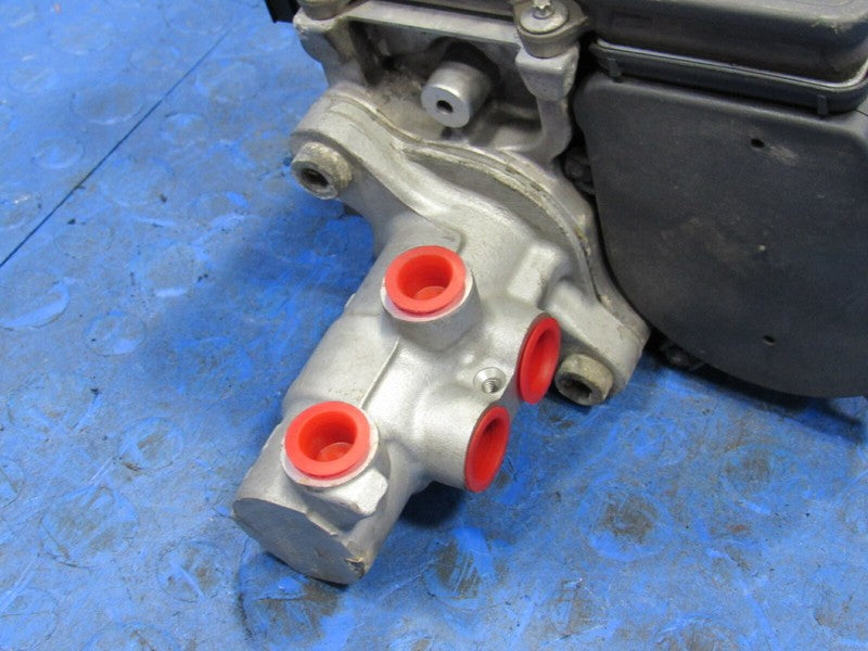 18 Chrysler Pacifica Hybrid ABS Anti-Lock Brake Pump Booster 68240033A