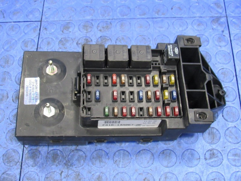 99 Ford F250 F350 Truck Under-Dash Cabin Fuse Relay Box Panel F81B-14A