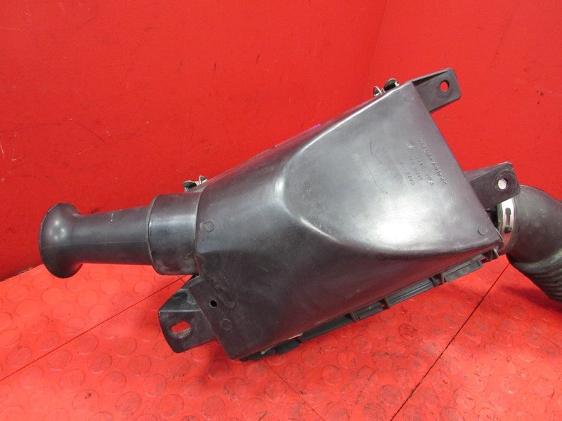 02-03 Ford Crown Victoria / Mercury Grand Marquis  Air Intake Box Tube