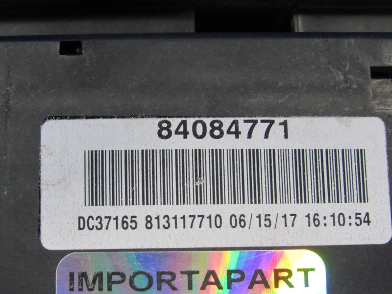 17 Chevrolet Express GMC Savana Engine Bay Fuse Relay Box Block 840847