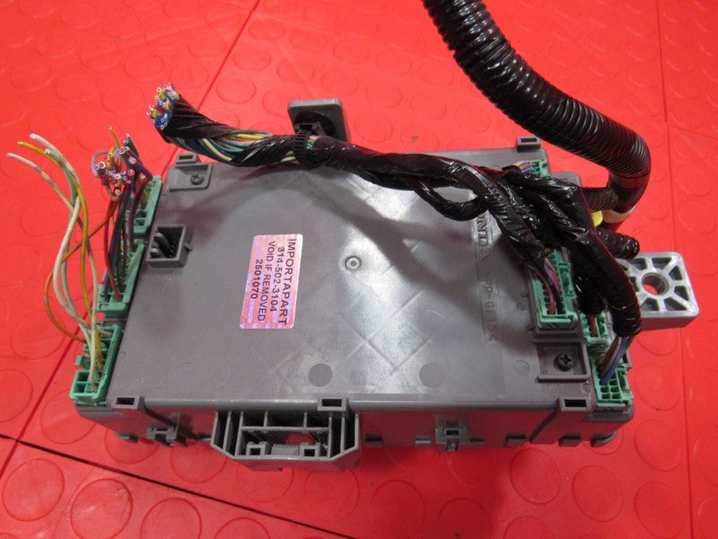 13-14 Honda Accord Sport 2.4L AT Cabin Interior Fuse Relay Box 38200-T