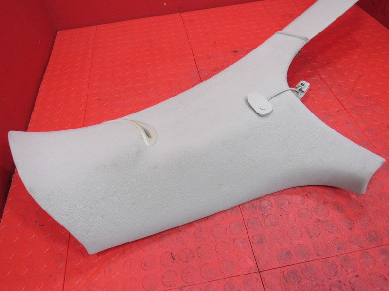 05-06 Escalade Platinum Left Driver C Pillar Panel Cloth Covered Moldi