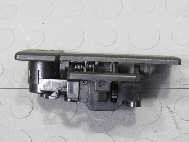 06-13 Suzuki Grand Vitara Glovebox Glove Box Compartment Handle Latch 