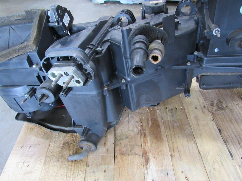 03-07 Hummer H2 HVAC Dash Heater AC Blower Motor Fan Box Assembly 3589