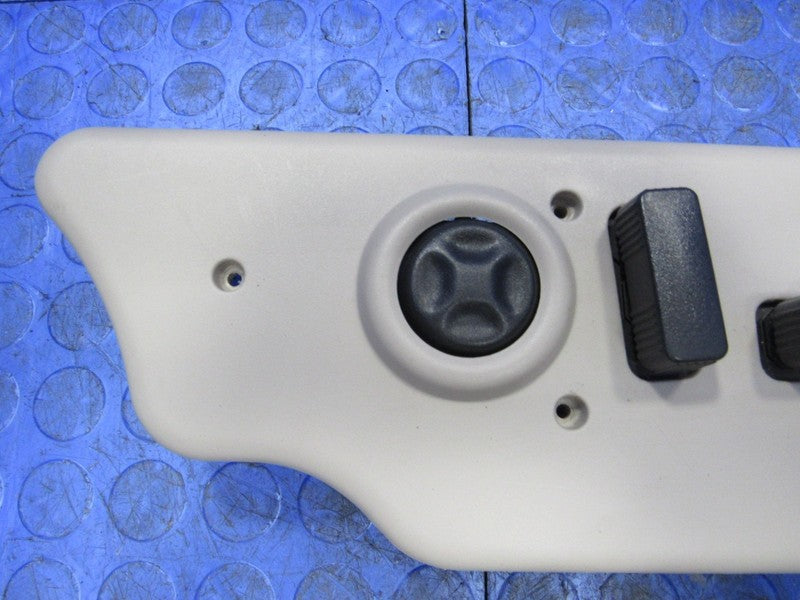 03-06 Silverado Yukon Escalade Right Passenger Power Seat Control Swit