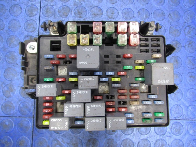 03-07 Hummer H2 Silverado Sierra Tahoe Engine Fuse Panel Relay Box 152