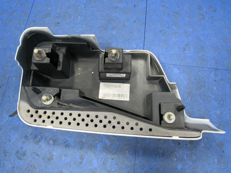 06-10 Hummer H3 H3T Right RH Passenger Side Front Fender Cowl Cap Whit