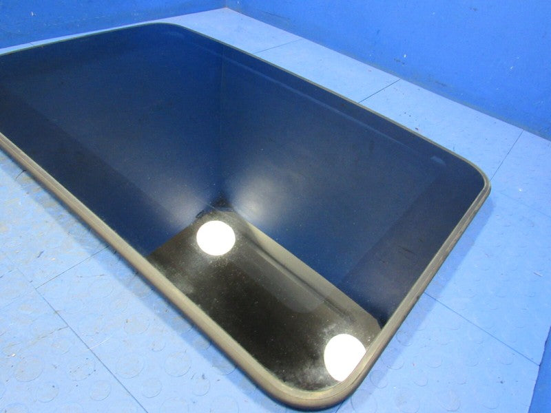 08-17 Caravan Town & Country Sunroof Moonroof Sun Moon Roof Glass Pane