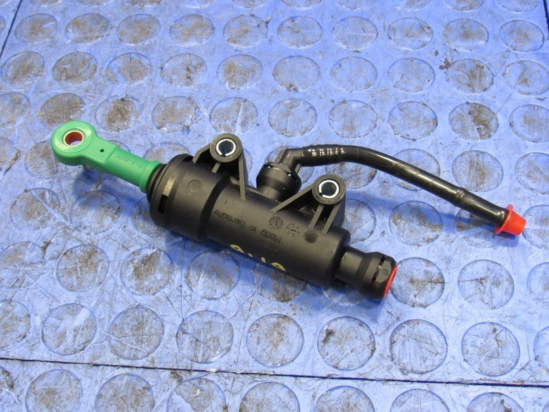 01-05 Porsche 911 996 Turbo Manual Transmission MT Clutch Master Cylin