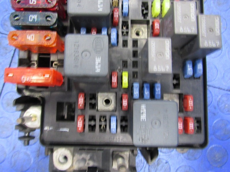 00-02 Silverado Tahoe Yukon Suburban Under-Hood Fuse Relay Box Block C