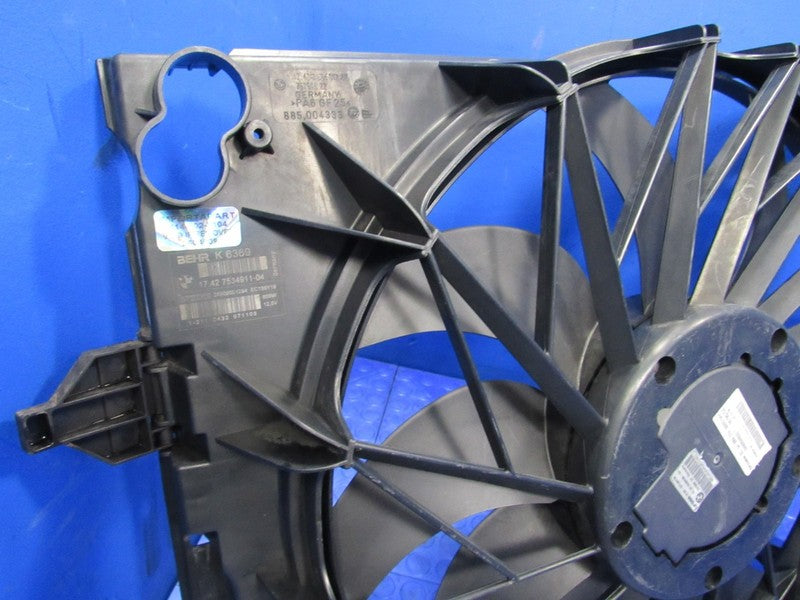 06-10 BMW 550i 6501 E60 E63 E64 Radiator Engine Cooling Fan Assembly 7
