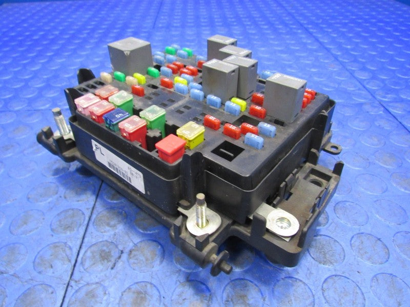 03-05 Silverado Sierra Tahoe Engine Fuse Panel Relay Box Block 1520192