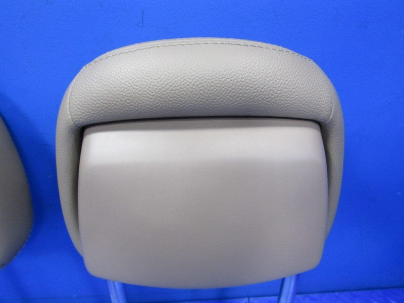 11-20 Caravan Town & Country Leather Front Right Left Seat Headrest He