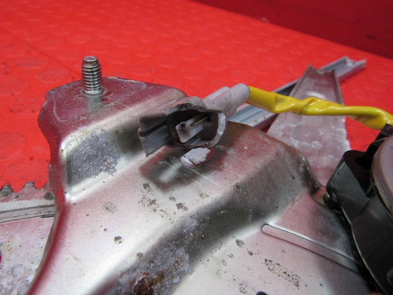 01-07 Toyota Sequoia Power Rear Window Lift Gate Motor Regulator Assem