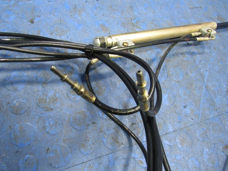 00-06 BMW 3 Series E46 Convertible Top Ram Hose Bracket Line Assembly 