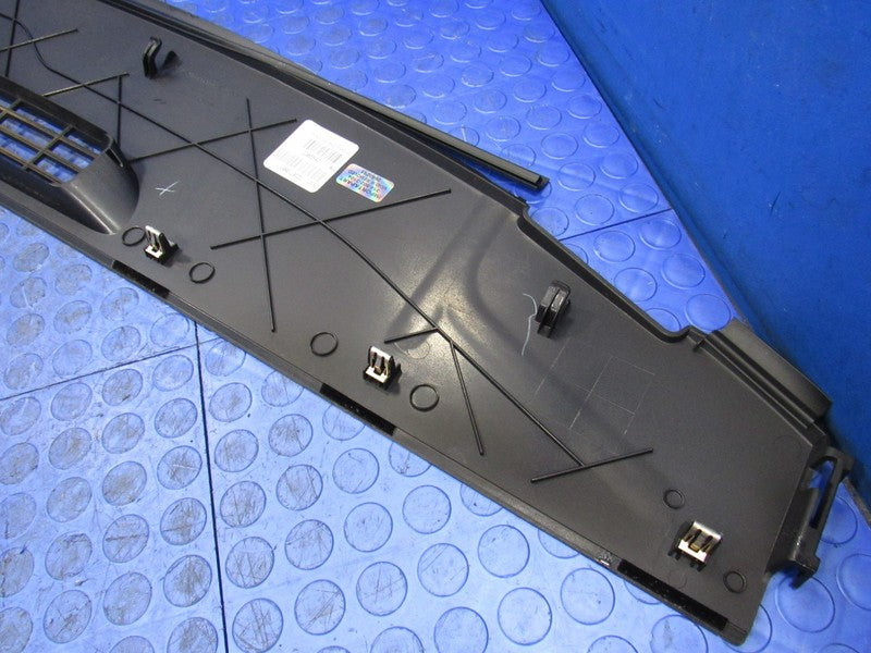 07-14 Silverado Sierra Tahoe Yukon Upper Dashboard Dash Defrost Cowl P