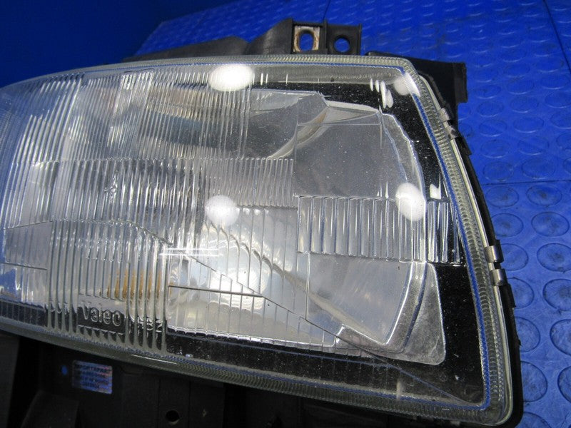 96-03 Volkswagen Eurovan Right Passenger Halogen Headlight Head Light 