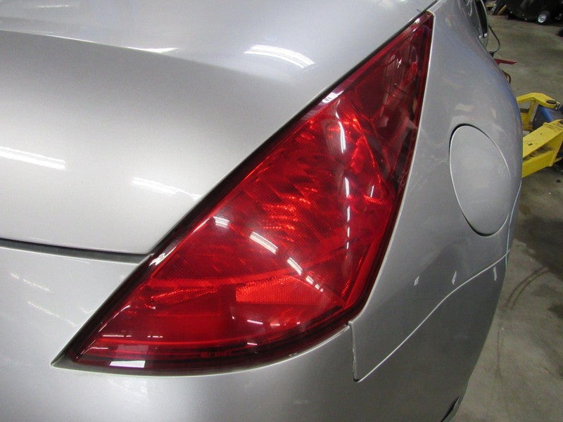 03-05 Nissan 350Z Right RH Passenger Side Taillight Tail Light Lamp