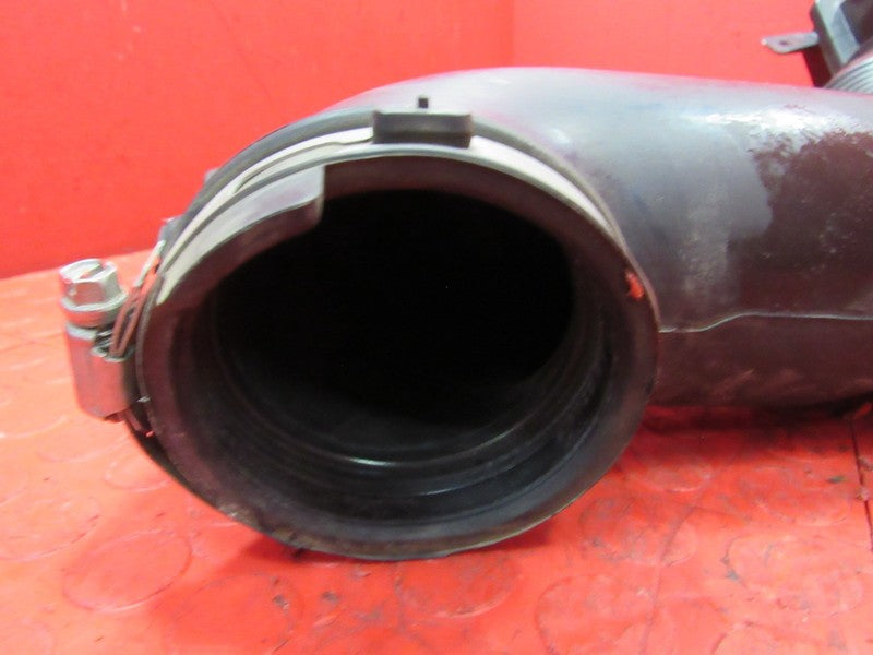 02-03 Ford Crown Victoria / Mercury Grand Marquis  Air Intake Box Tube