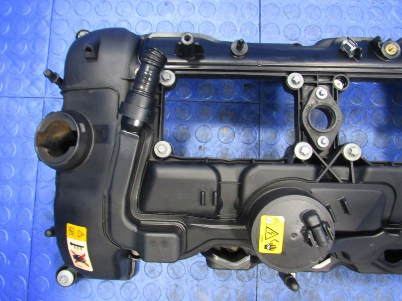 15-21 BMW M2 M3 M4 F80 F82 F83 S55 3.0L Camshaft Valve Cover 111278463