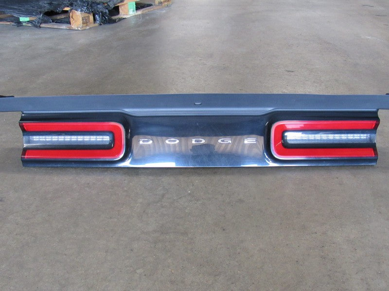15-23 Dodge Challenger Center Trunk Taillight Tail Light Lamp Finish P