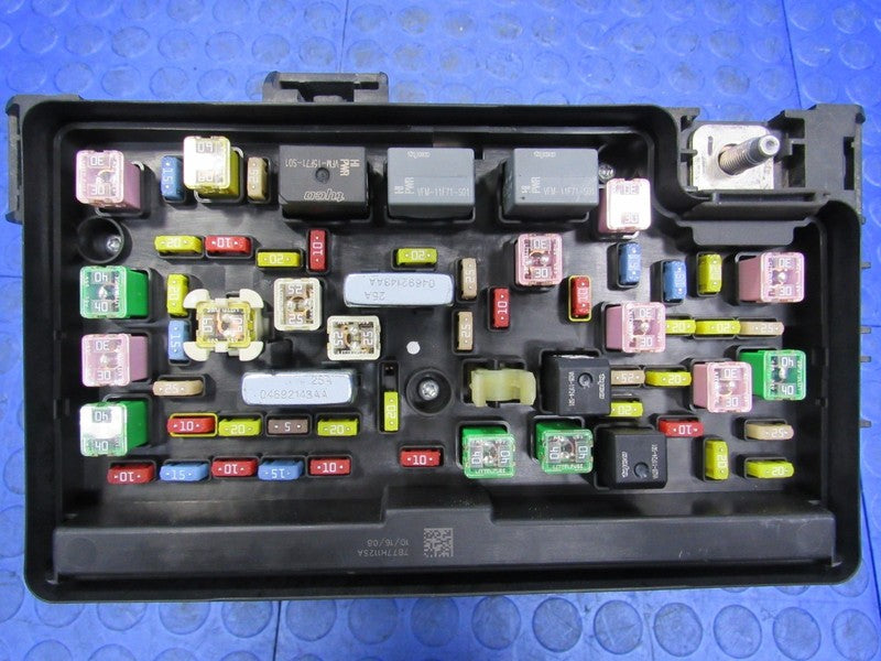 09 Dodge Ram 1500 TIPM Totally Integrated Power Module Fuse Box 046921