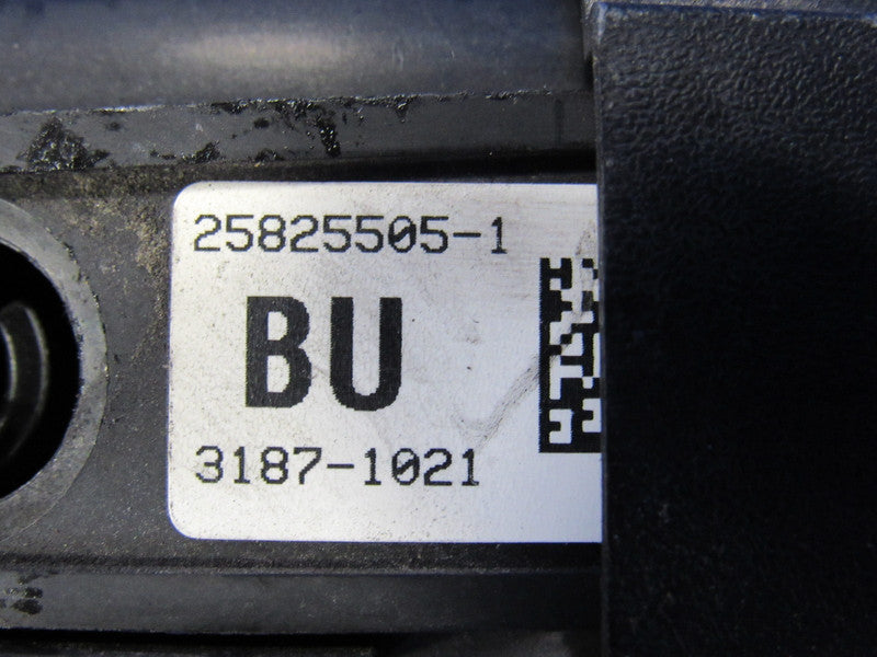 08-09 GMC Envoy Chevy Trailblazer Engine Fuse Box Junction Block 25825