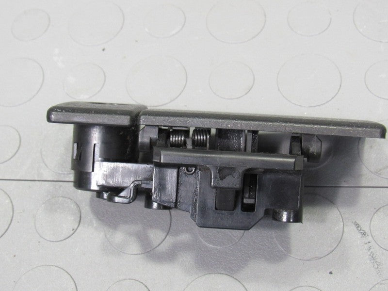 06-13 Suzuki Grand Vitara Glovebox Glove Box Compartment Handle Latch 