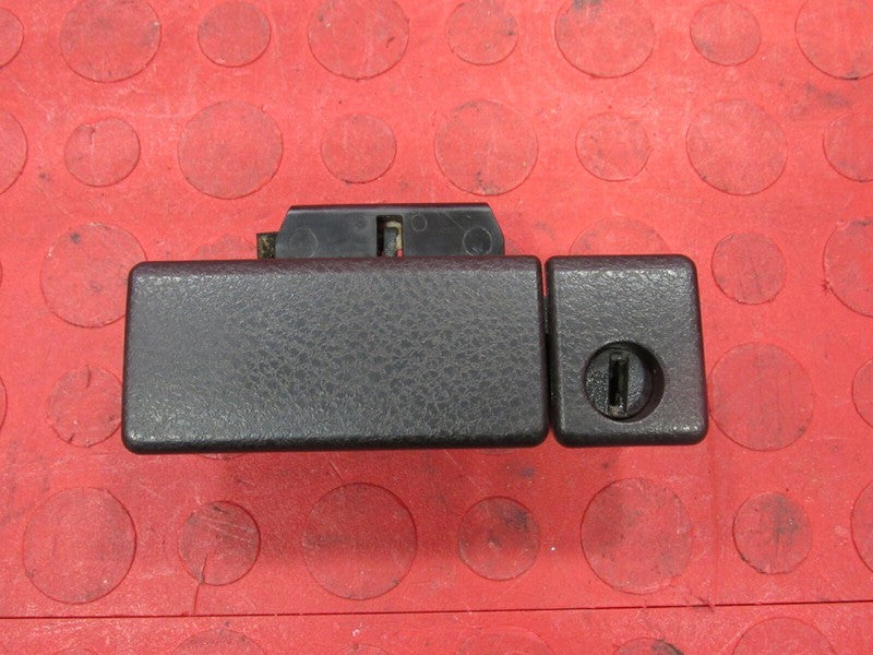 06-13 Suzuki Grand Vitara Glovebox Glove Box Compartment Handle Latch 