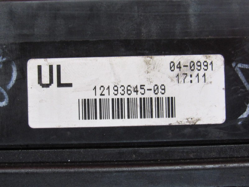 00-02 Chevrolet GMC Truck 1500 2500 3500 Engine Bay Fuse Relay Box 121