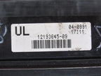 00-02 Chevrolet GMC Truck 1500 2500 3500 Engine Bay Fuse Relay Box 121