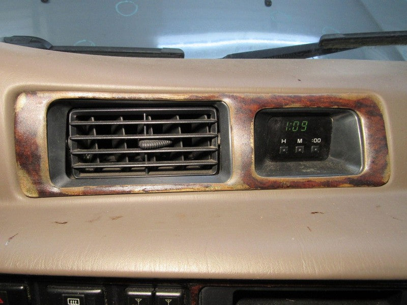 95-97 Land Cruiser LX450 FZJ80 Dash Mounted Center Vent W Clock Woodgr