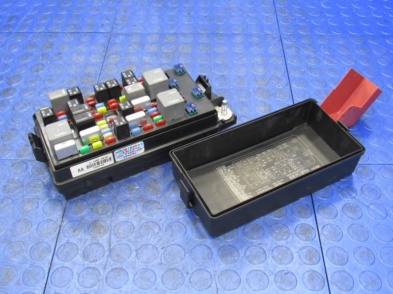 08-11 Cadillac DTS Buick Lucerne Cabin Under-Seat Fuse Relay Box 13697
