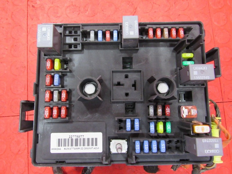 11-17 Chevrolet Express GMC Savana Interior Fuse Junction Box Block 22