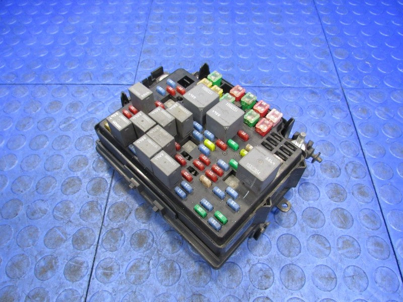 03-07 Hummer H2 Silverado Sierra Tahoe Engine Fuse Panel Relay Box 152