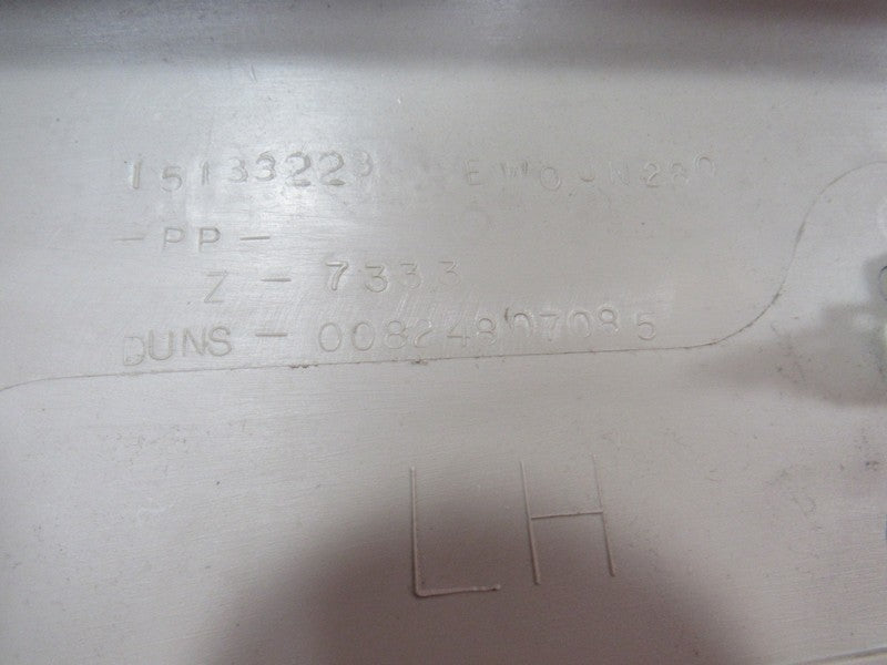 05-06 Escalade Platinum Left Driver C Pillar Panel Cloth Covered Moldi