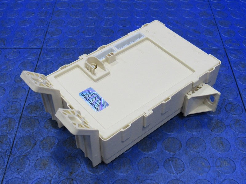 13 Hyundai Veloster BCM IPM Body Control Module Cabin Fuse Box 95400-2