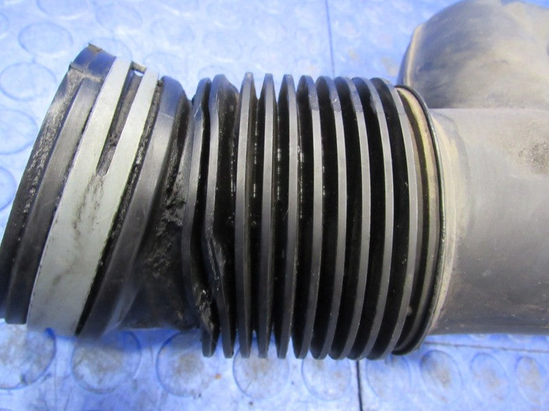 99-03 Volkswagen Eurovan VR6 2.8L Air Intake Tube Duct Hose 022 129 62