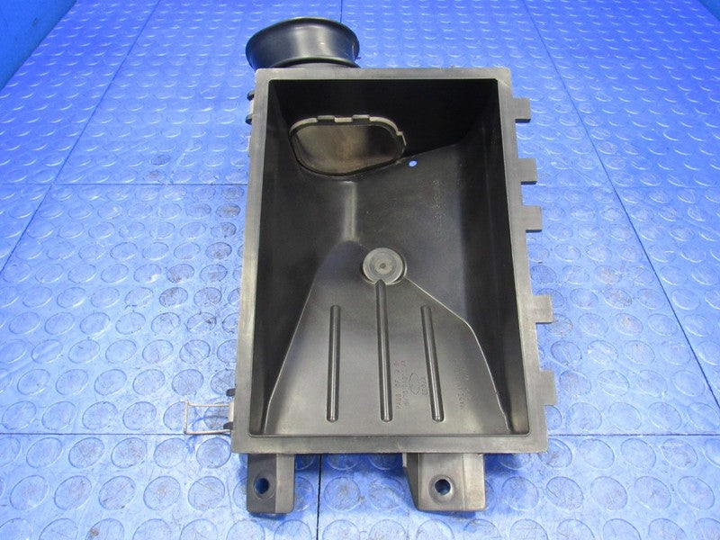 08-11 Ford Crown Victoria P71 Police Interceptor Air Intake Box Tube O