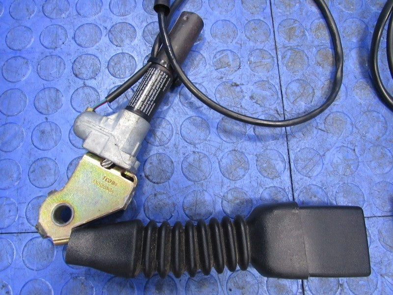 01-03 Ford Ranger Front Left & Right Seat Belt Buckle Pretensioner Bla