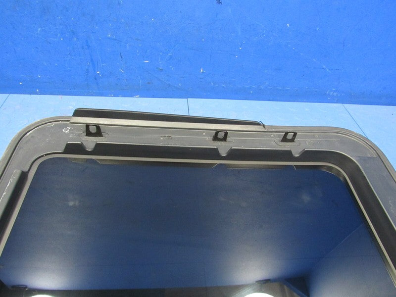 08-17 Caravan Town & Country Sunroof Moonroof Sun Moon Roof Glass Pane